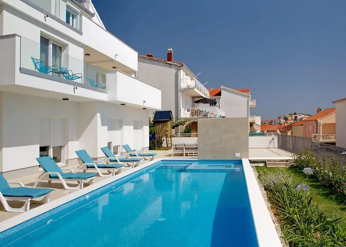 Ferienvilla Elena Mit Eigenem Pool By Interhome