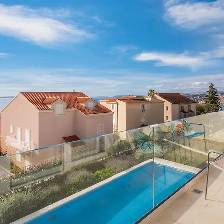 Ferienvilla Elena Mit Eigenem Pool By Interhome Tatil Evi