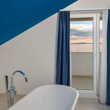 Ferienvilla Elena Mit Eigenem Pool By Interhome * Podstrana