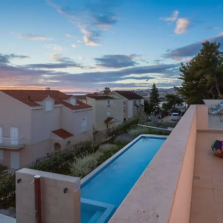 Ferienvilla Elena Mit Eigenem Pool By Interhome Podstrana