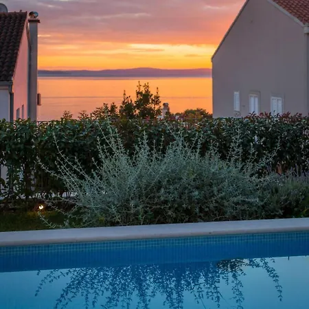 Ferienvilla Elena Mit Eigenem Pool By Interhome Casa vacanze