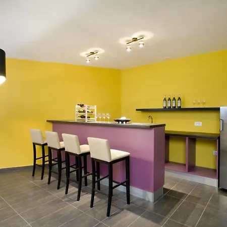 Ferienvilla Elena Mit Eigenem Pool By Interhome Podstrana
