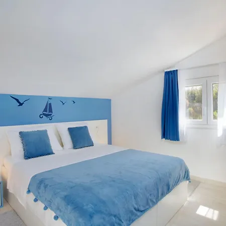 Casa vacanze Ferienvilla Elena Mit Eigenem Pool By Interhome
