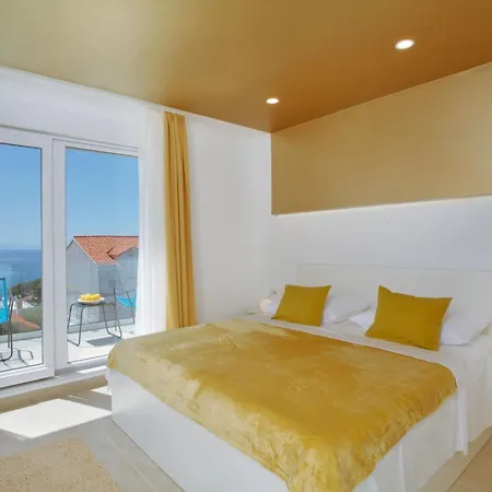 Hébergement de vacances Ferienvilla Elena Mit Eigenem Pool By Interhome Podstrana
