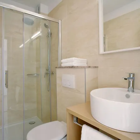 Ferienvilla Elena Mit Eigenem Pool By Interhome Tatil Evi Podstrana
