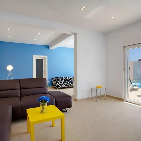 Ferienvilla Elena Mit Eigenem Pool By Interhome * Podstrana